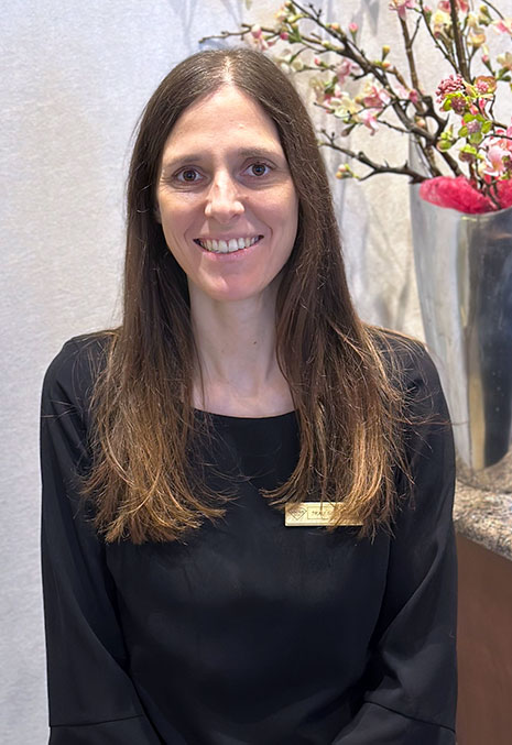 Miriam-Spielmann-Inschlag Rezeptionistin im Hotel Gollner